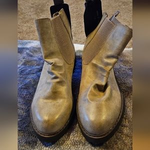 Blowfish Womens Boots Grey Size 11. Worn once